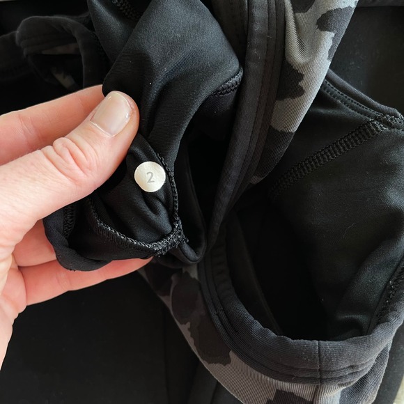 Lululemon Splendour Bra Black Grey Cheetah Print Sz 2 Strappy Back Gym Athletic‎ - Picture 16 of 16